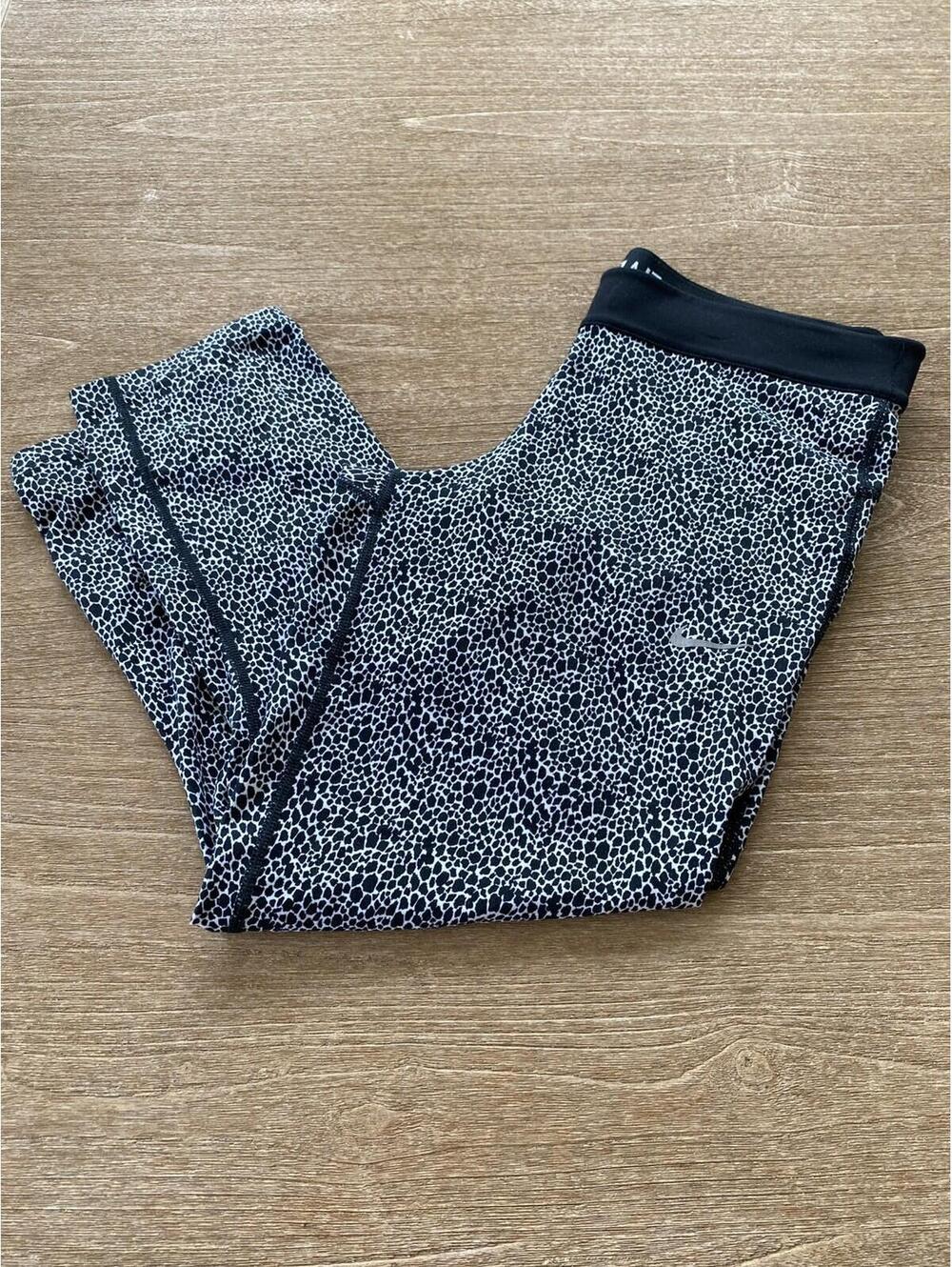Nike Relay Dri-Fit Capri Leggings Black White Animal Print Size Medium